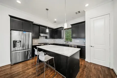 22 Hermann Park Court Houston TX 77021