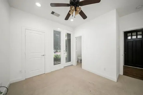 22 Hermann Park Court Houston TX 77021