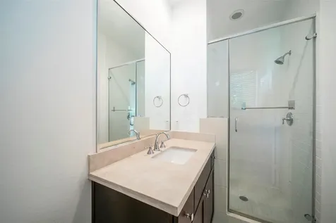 22 Hermann Park Court Houston TX 77021