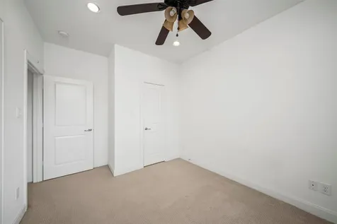 22 Hermann Park Court Houston TX 77021