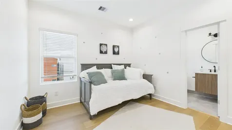 2428 Freeman Street Houston TX 77009