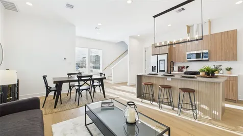 2428 Freeman Street Houston TX 77009