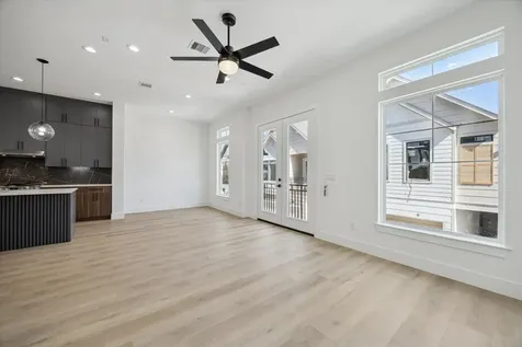 754 Curtin Street Houston TX 77018