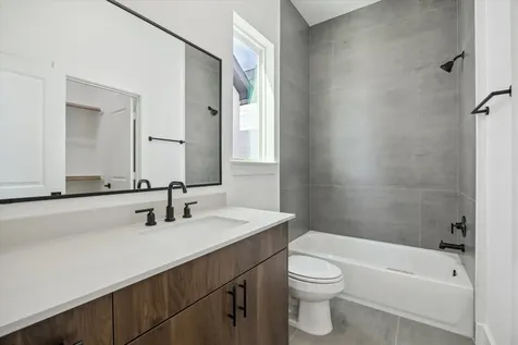 754 Curtin Street Houston TX 77018