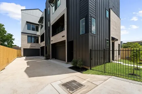 3209 Baer Street A Houston TX 77020