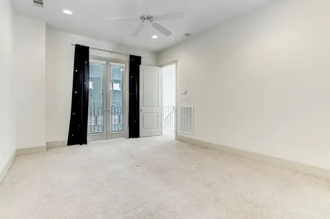 2825 Pease Street Houston TX 77003