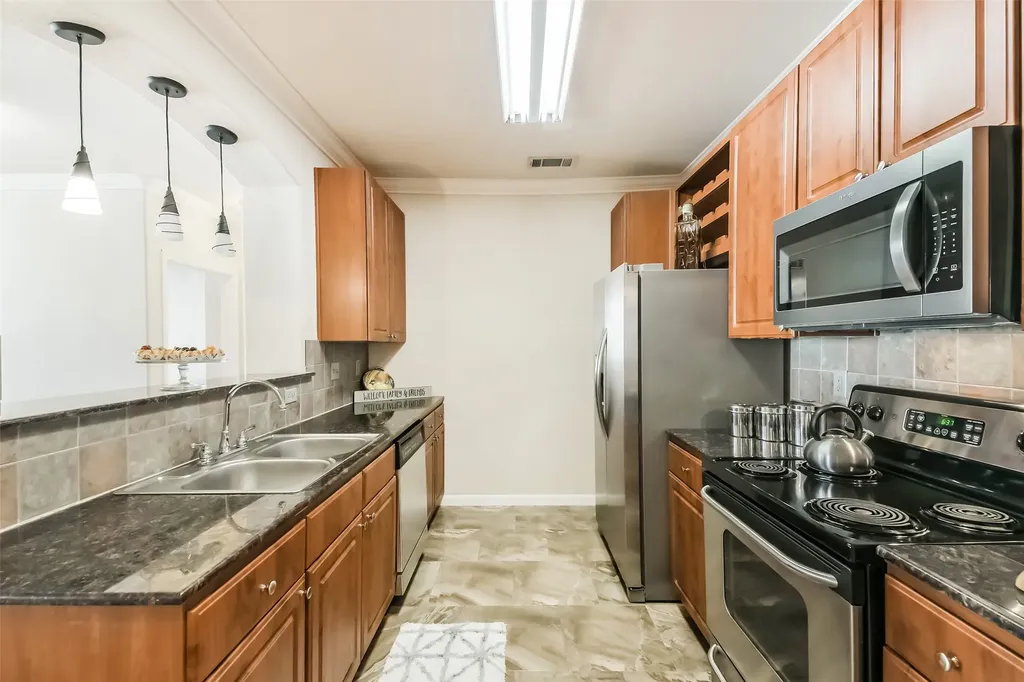 1711 Old Spanish Trail 343 Houston TX 77054