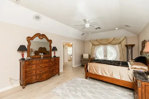 12 Bayou Bend Beaumont TX 77706
