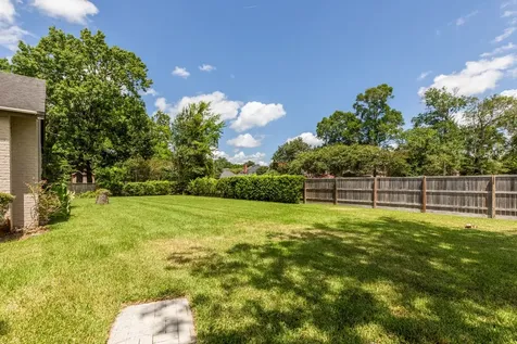 12 Bayou Bend Beaumont TX 77706