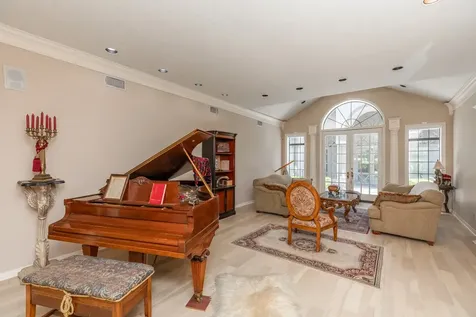 12 Bayou Bend Beaumont TX 77706