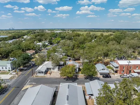 206 N Rusk Fayetteville TX 78940