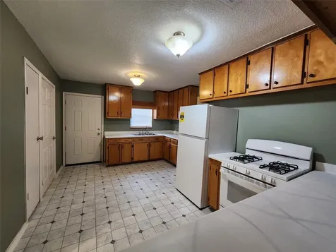 36 18th Avenue N Texas City TX 77590