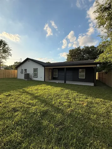 5842 Southford Street Houston TX 77033