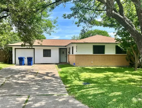 2218 19th Avenue N Texas City TX 77590