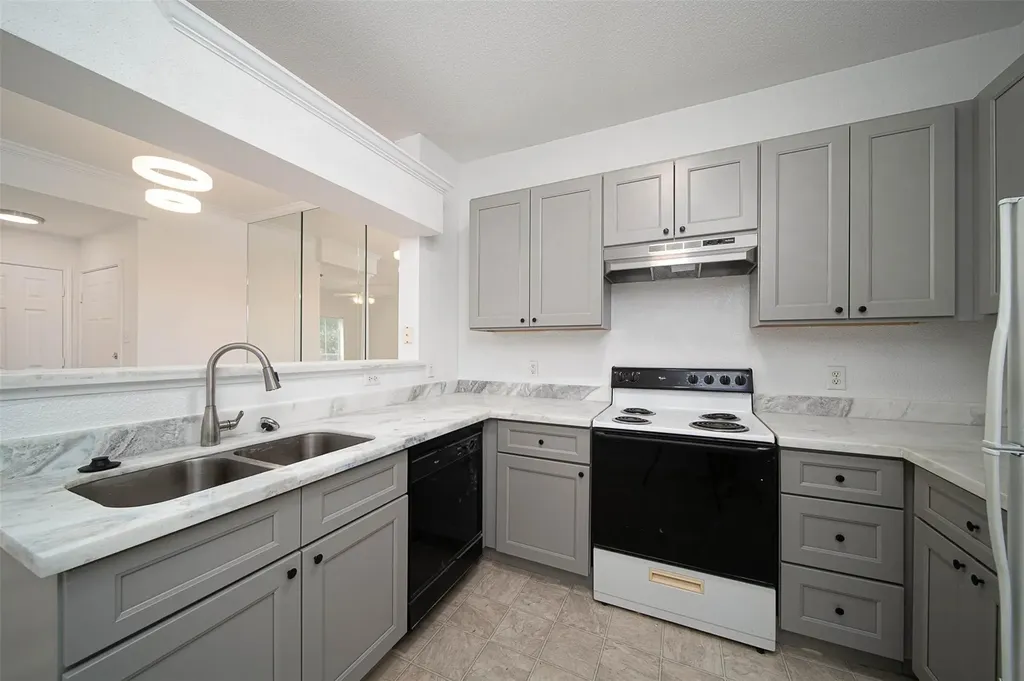 1330 Old Spanish Trail 2209 Houston TX 77054
