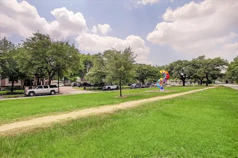 1410 E 32nd 1/2 Street Houston TX 77022