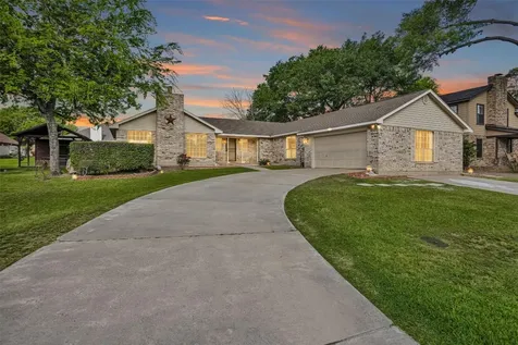 6878 Kingston Cove Lane Willis TX 77318