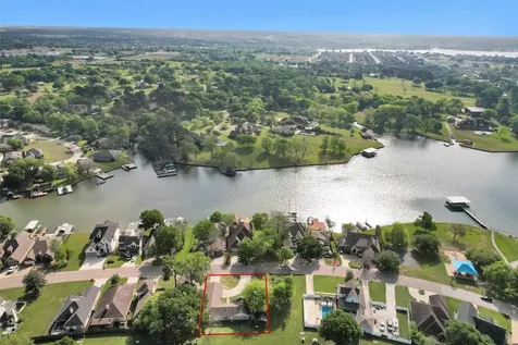 6878 Kingston Cove Lane Willis TX 77318