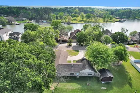 6878 Kingston Cove Lane Willis TX 77318