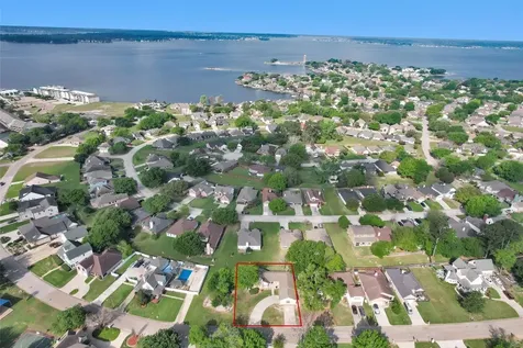 6878 Kingston Cove Lane Willis TX 77318
