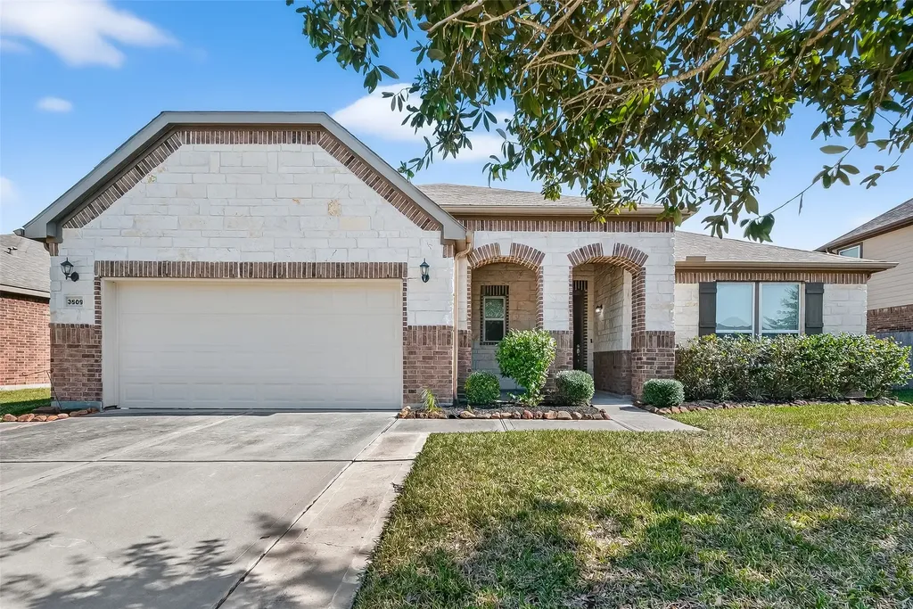 3509 Pentland Downs Street Pearland TX 77584