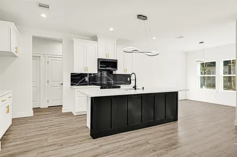 105 Bledsoe Street Prairie View TX 77445