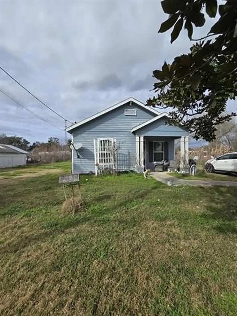 2518 South Avenue West Orange TX 77630