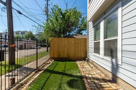5507 Darling Street Houston TX 77007