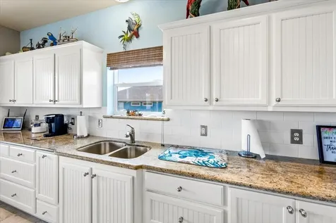 919 Eastview Crystal Beach TX 77650