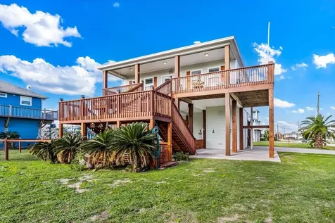 919 Eastview Crystal Beach TX 77650