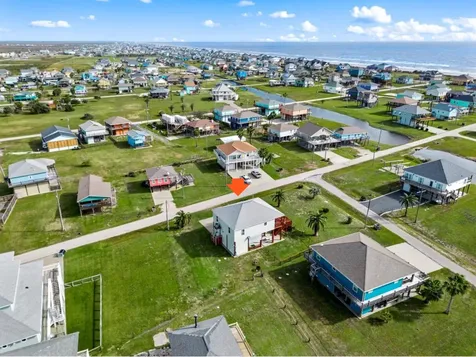 919 Eastview Crystal Beach TX 77650