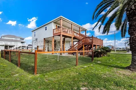919 Eastview Crystal Beach TX 77650