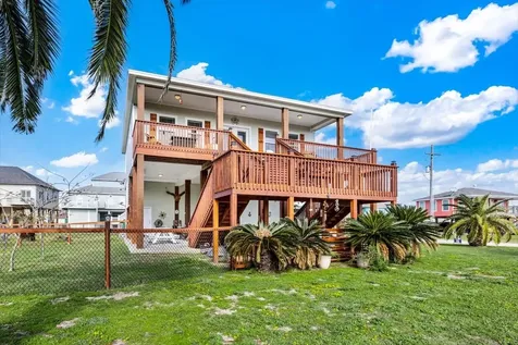 919 Eastview Crystal Beach TX 77650
