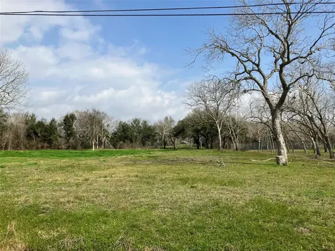 5719 Highway 6 Hitchcock TX 77563