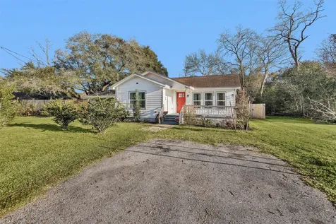 221 Carrell Street Tomball TX 77375
