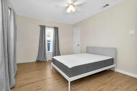 221 Carrell Street Tomball TX 77375