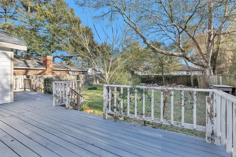 221 Carrell Street Tomball TX 77375