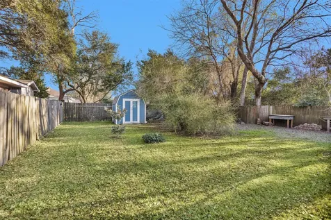 221 Carrell Street Tomball TX 77375