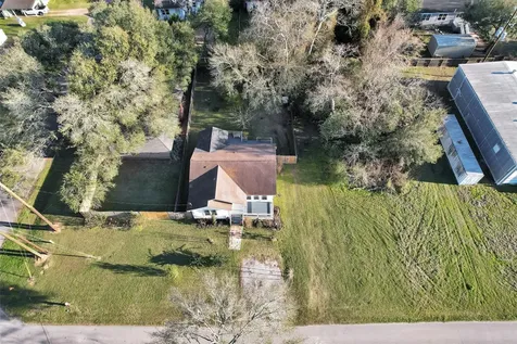 221 Carrell Street Tomball TX 77375