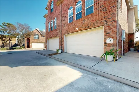 6222 Skyline Drive 17 Houston TX 77057