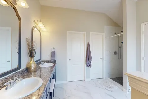 6222 Skyline Drive 17 Houston TX 77057