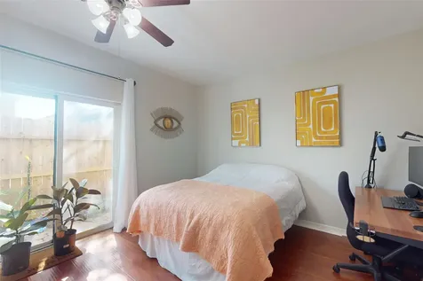 6222 Skyline Drive 17 Houston TX 77057