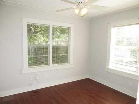 4002 S 1/2 Galveston TX 77550