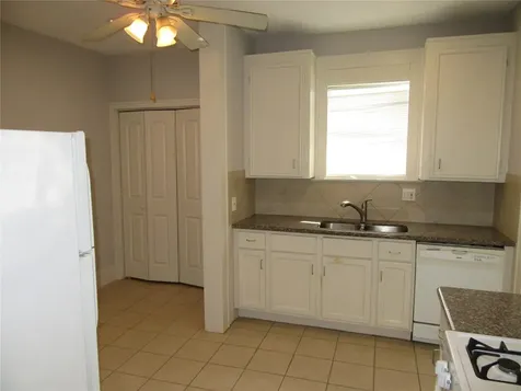 4002 S 1/2 Galveston TX 77550
