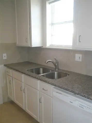 4002 S 1/2 Galveston TX 77550