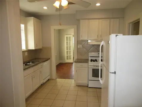 4002 S 1/2 Galveston TX 77550
