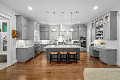 1045 Rosepoint Street Houston TX 77018