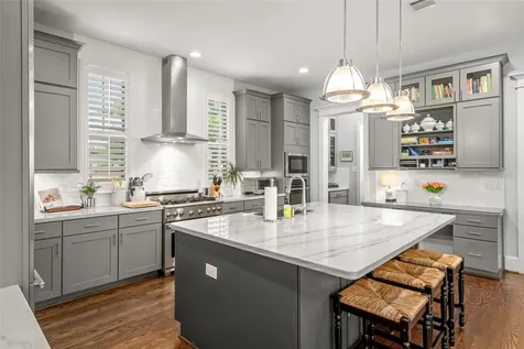 1045 Rosepoint Street Houston TX 77018