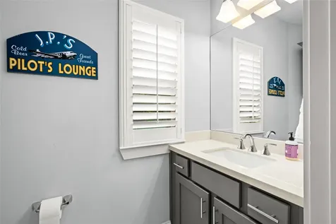 1045 Rosepoint Street Houston TX 77018