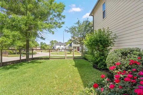 1045 Rosepoint Street Houston TX 77018